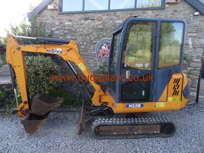 HANIX H22B MINI DIGGER