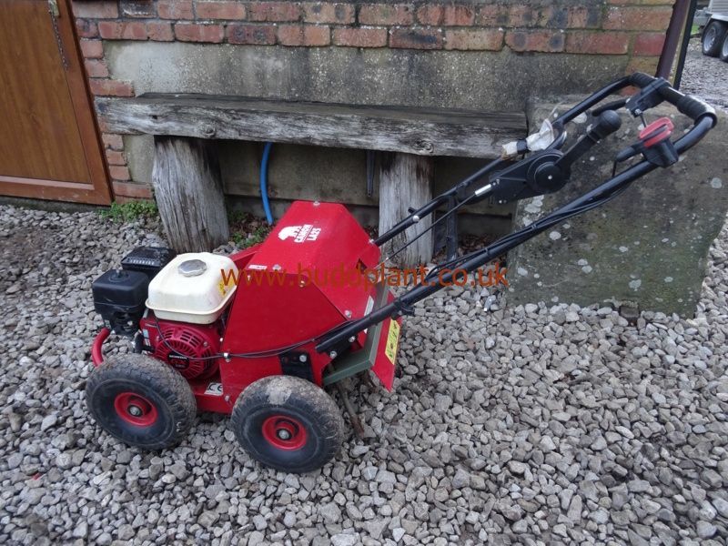 TRACMASTER LA25 LAWN AERATOR