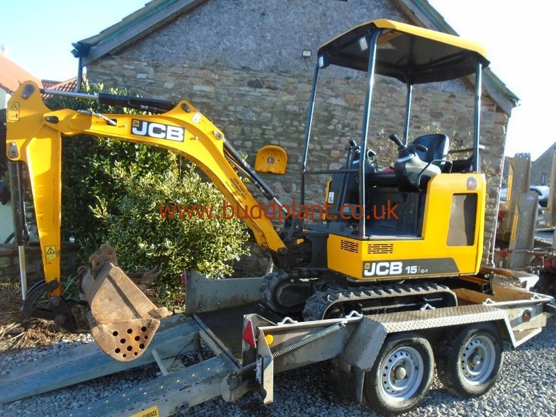JCB 15C-1 1.5T MINI DIGGER WITH IFOR WILLIAMS GH94BT PLANT TRAILER