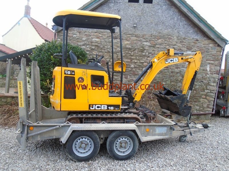 JCB 16C-1 MINI DIGGER WITH IFOR WILLIAMS PLANT TRAILER