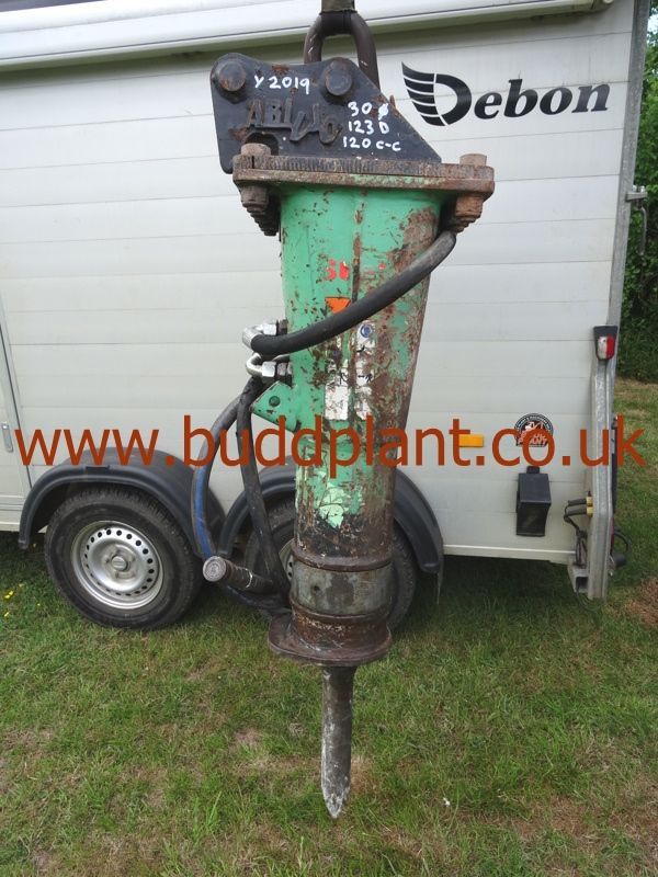 MONTABERT SC8 HYDRAULIC BREAKER