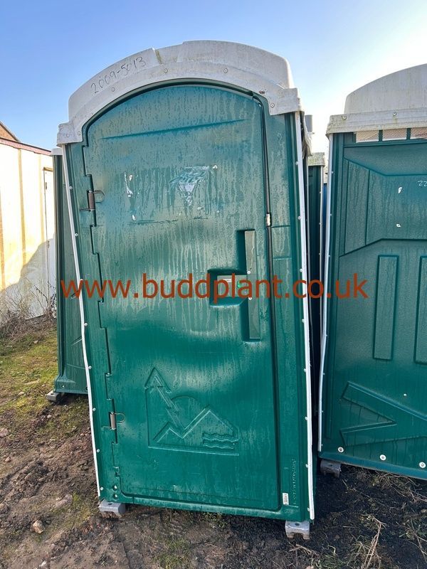 PORTABLE TOILET