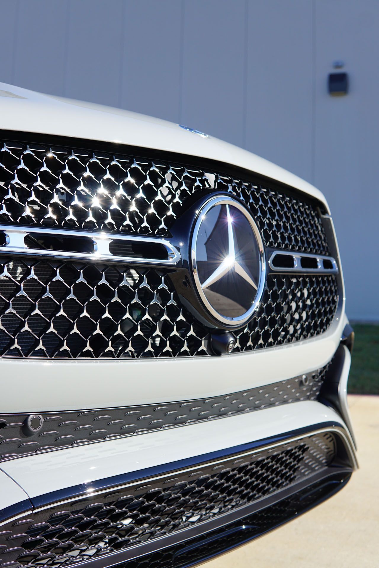 A silver jeep with the word rubicon on the hood