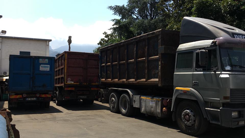 camion per raccolta rifiuti