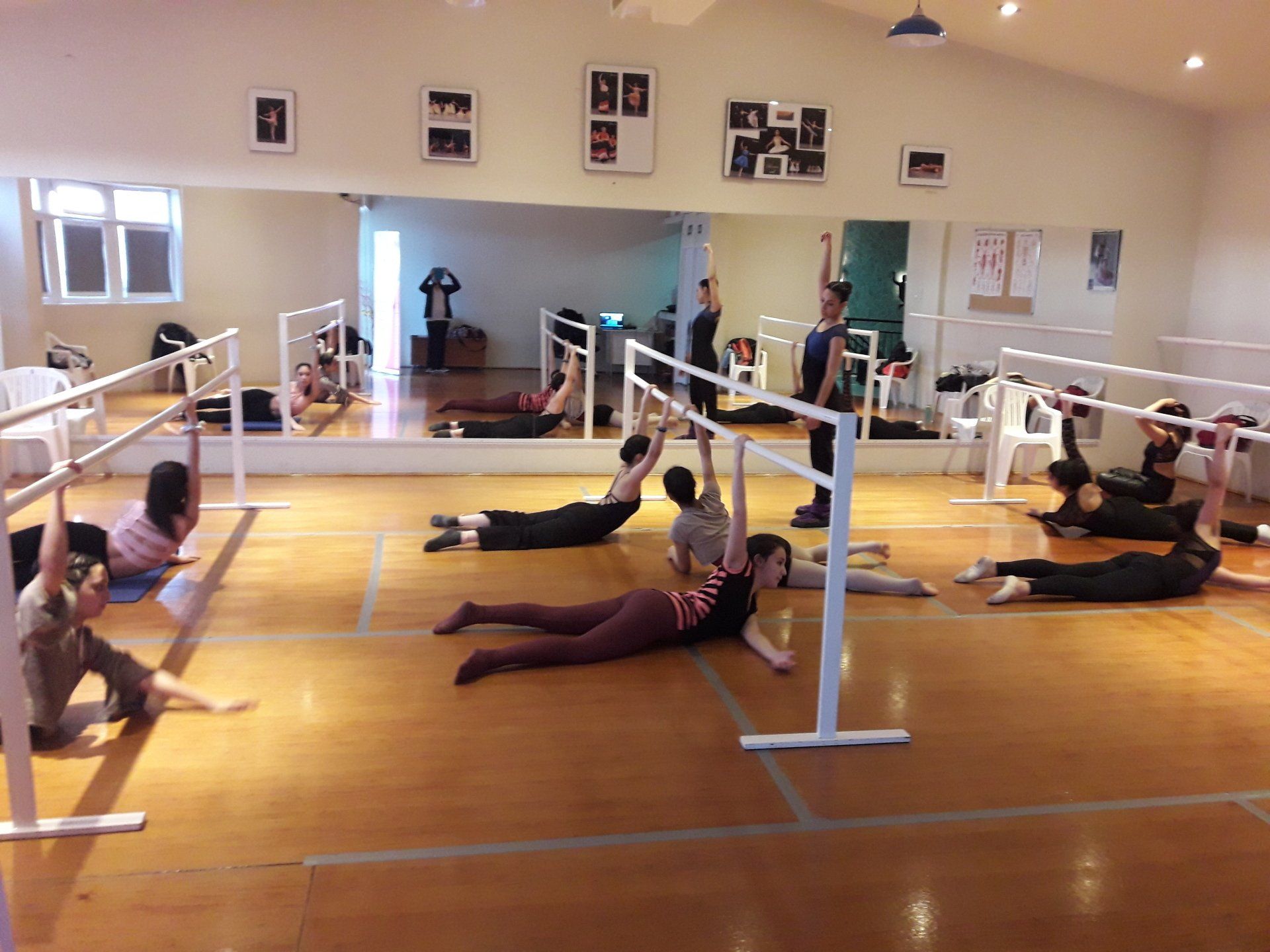 ESTUDIO SUPERIOR DE DANZA YAMILI