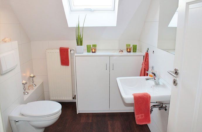 How to Deal with a Toilet Overflow the Right Way