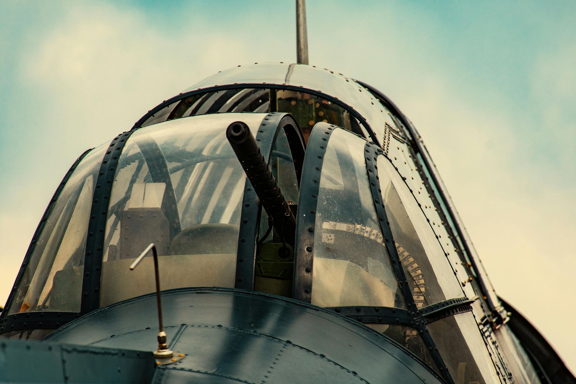 A close up of the cockpit of a fighter jet