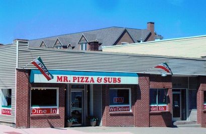 Mr. Pizza Front Entrance