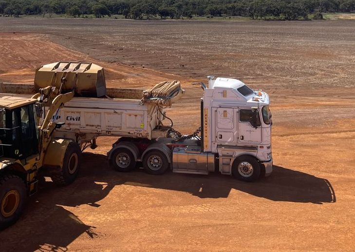 Kenworth K200 prime mover