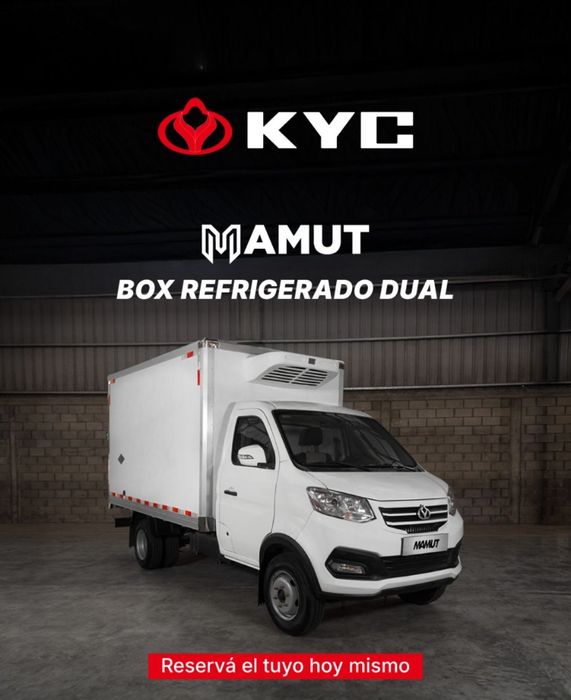 Camión refrigerado Mamut blanco con caja de doble rueda y certificación KYC. Texto: Reserva el tuyo hoy.