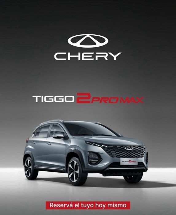 SUV Chery Tiggo 2 Pro Max, color plata sobre fondo gris, con el logotipo de Chery. 