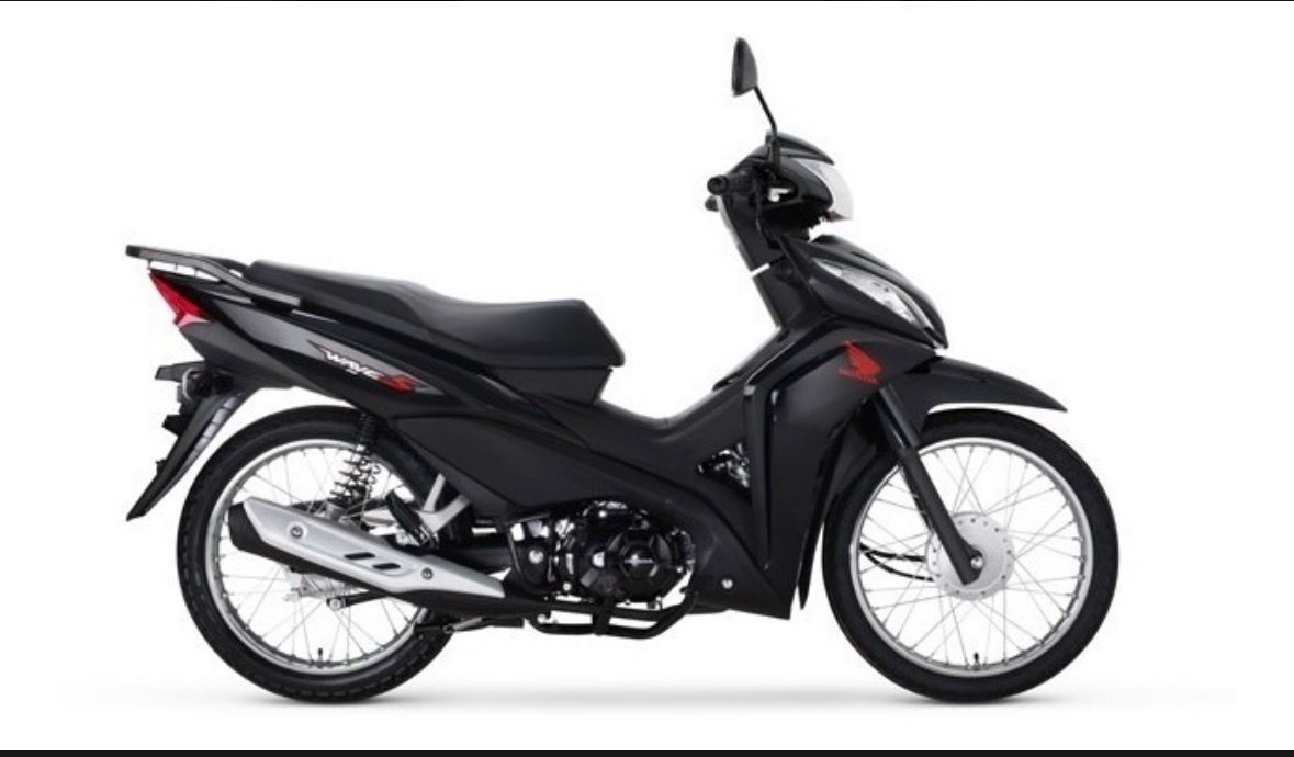 Motocicleta Honda Wave RSX negra sobre fondo blanco.
