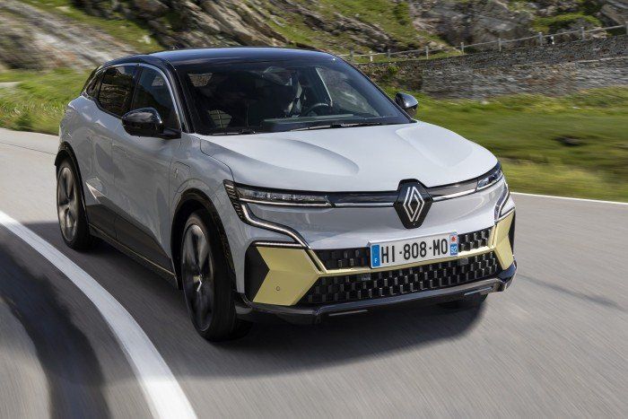 Renault-Mégane-E-Tech-Car-Charger-UK-News
