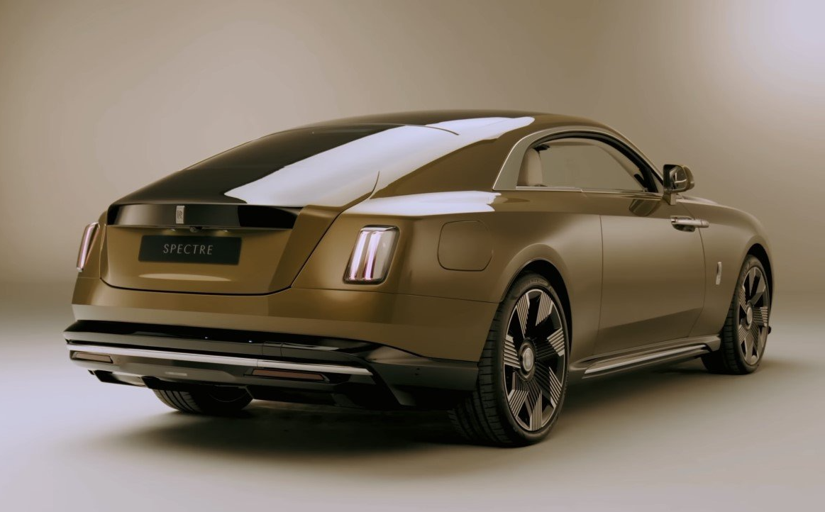 Rolls-Royce-Spectar-Back-Sideview-Luxury-Electric-Car