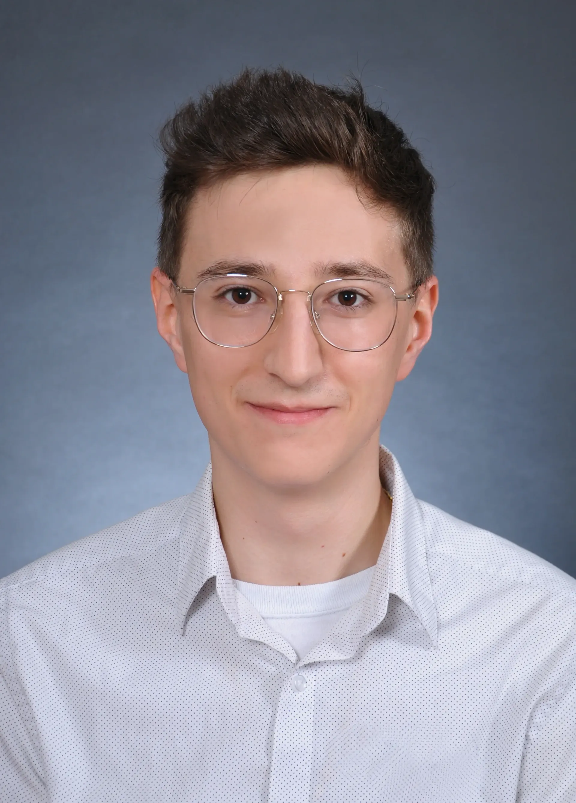 Luca Finazzo, M.Sc. - Gründer und staatlich zertifizierter Pharmaberater von Grayzone Labs