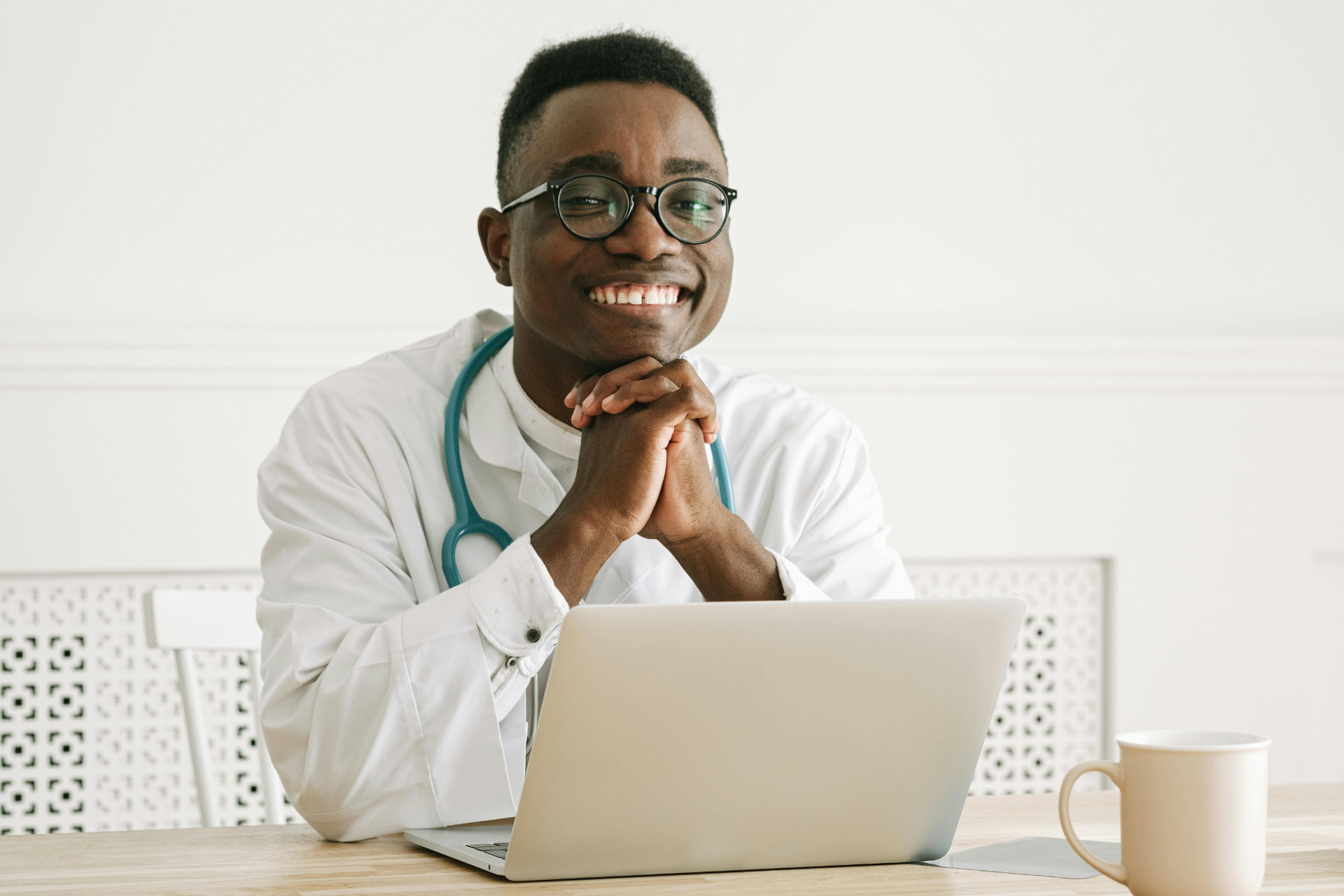A doctor discovers billrMD and starts using its healthcare revenue cycle management tools to prevent revenue loss in medical billing.