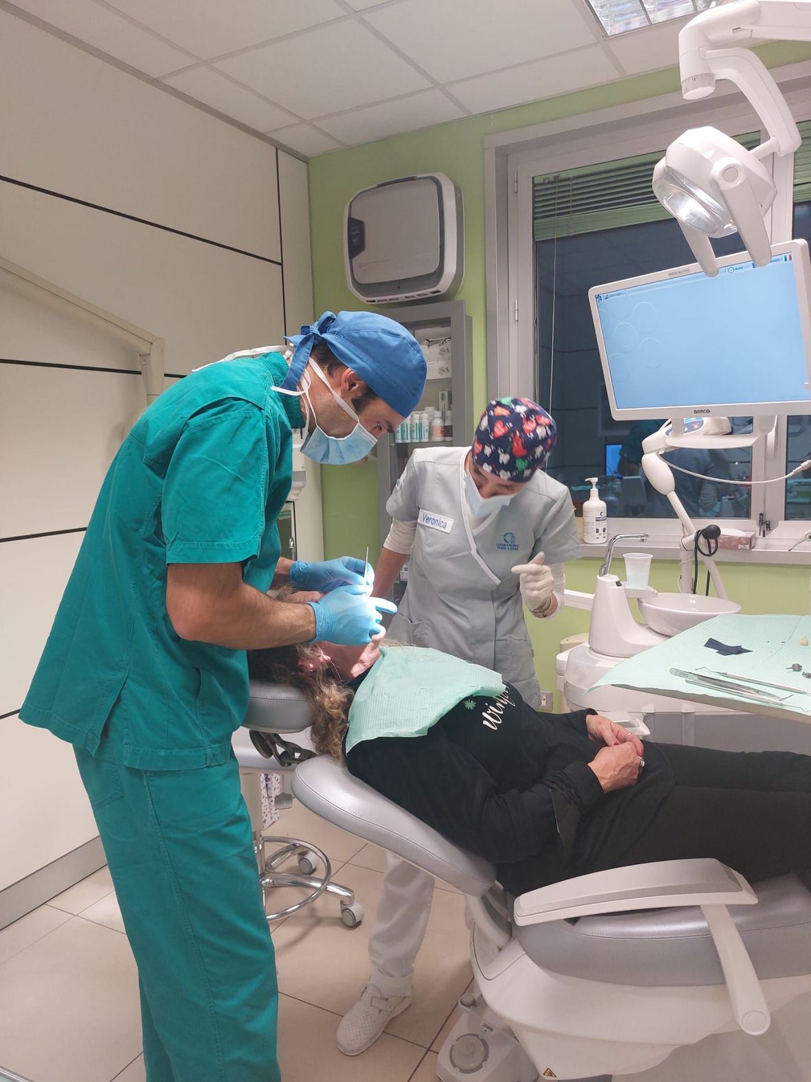 equipe nel centro di dentisti – medici a Livorno