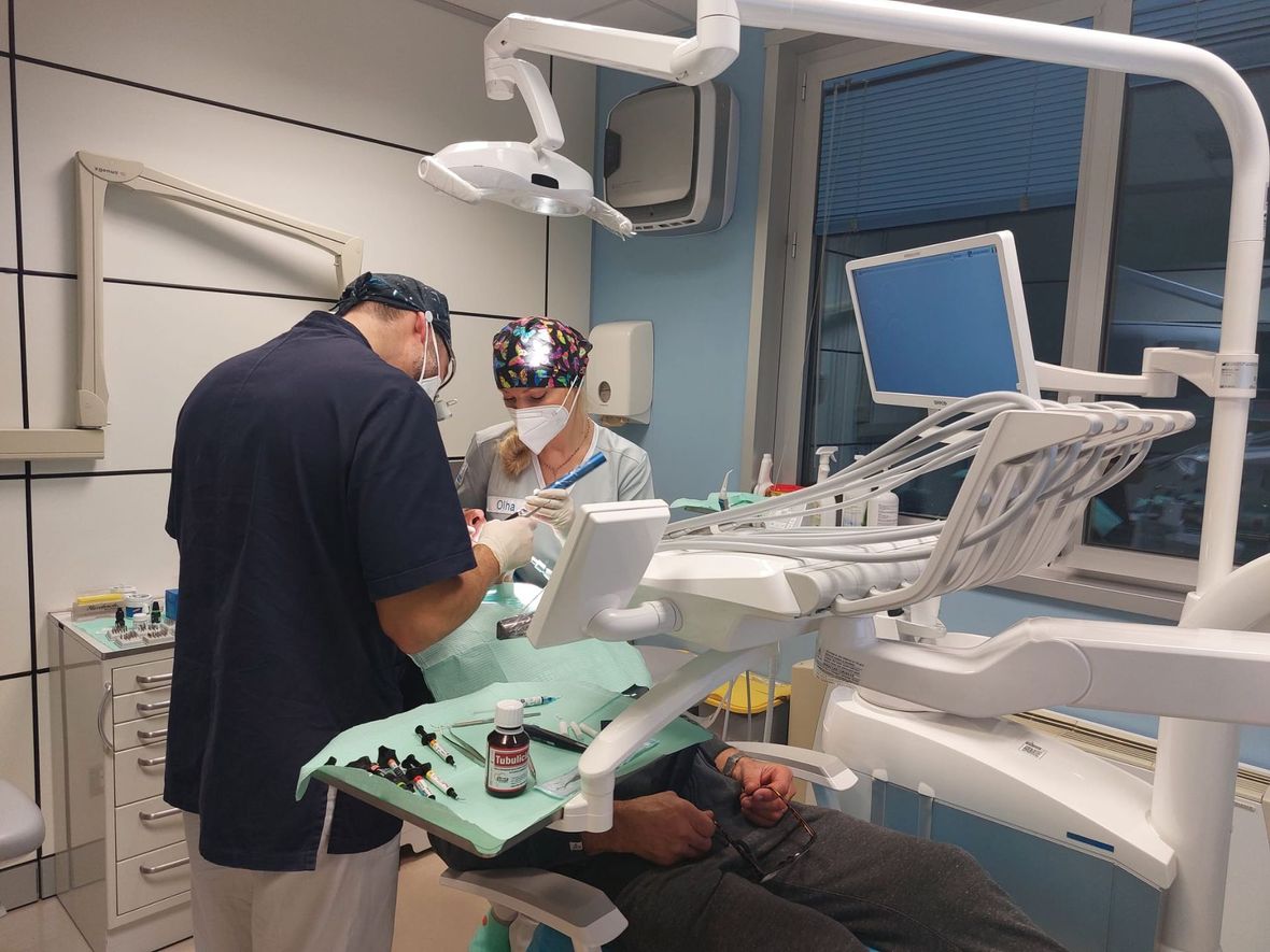 intervento nel centro di dentisti – medici a Livorno