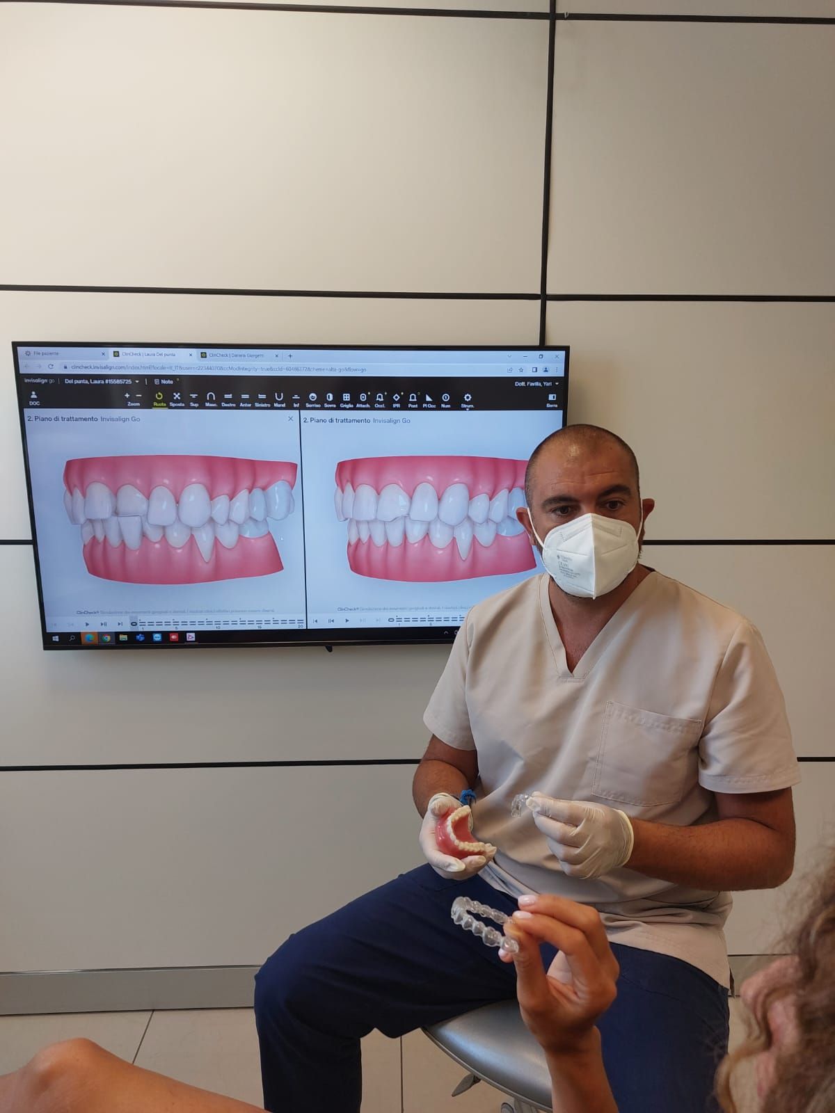 tecnico nel centro di dentisti – medici a Livorno