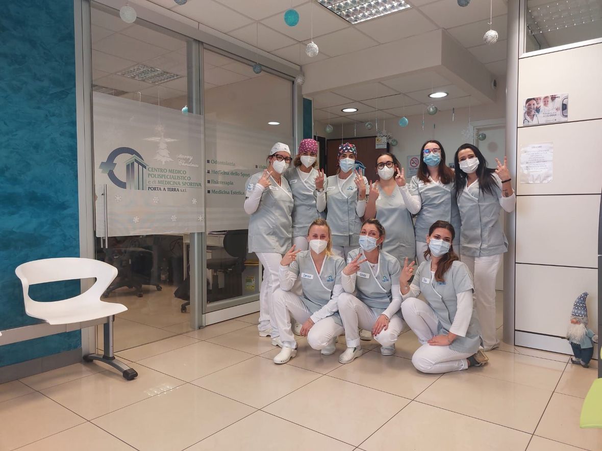 staff completo dello studio di odontoiatria a Livorno
