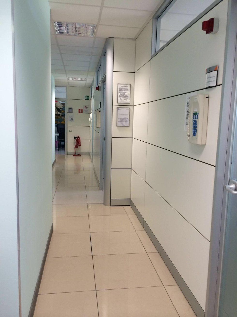 interno dello studio di dentisti – medici a Livorno