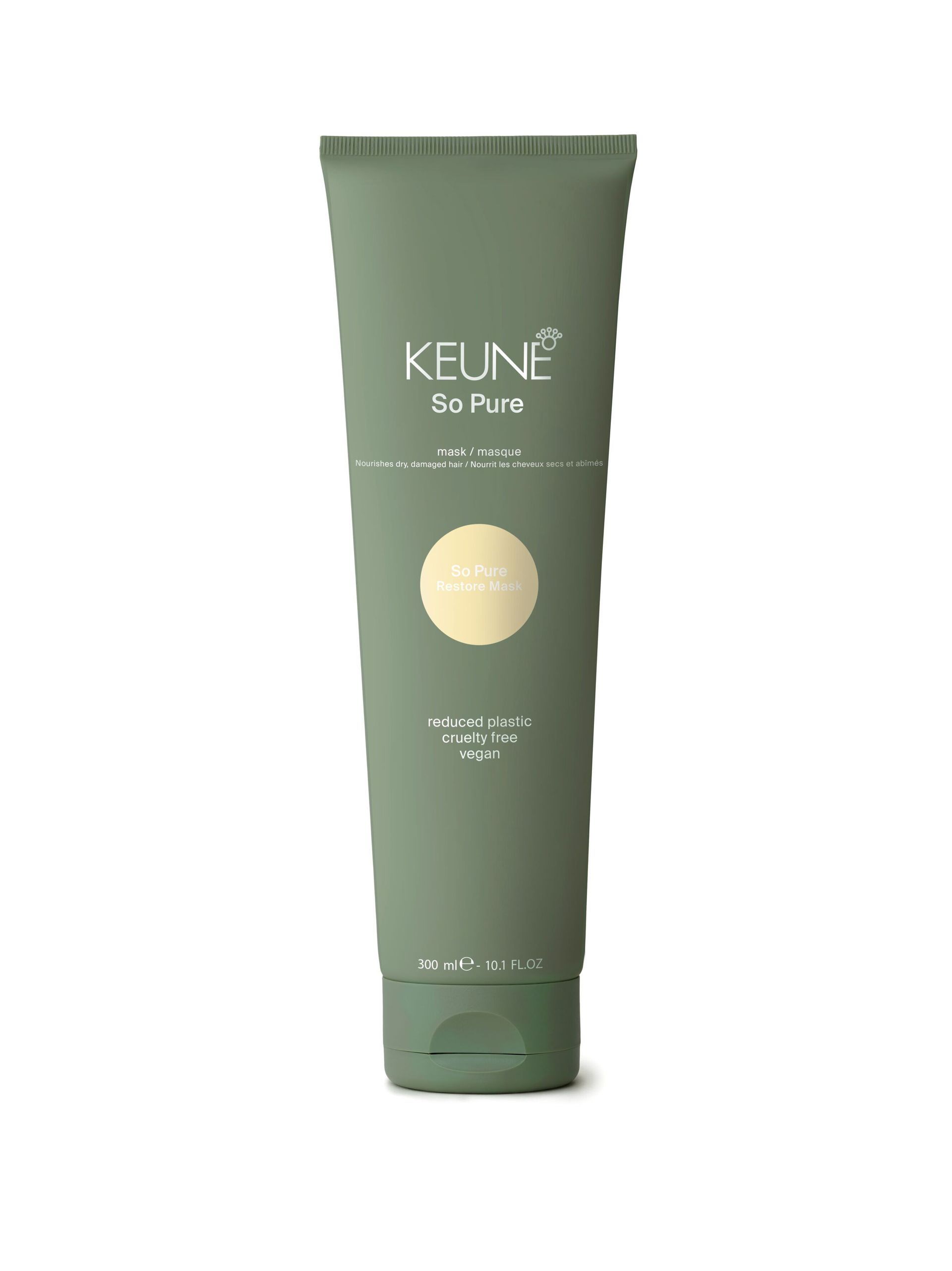 Eine grüne Tube Keune-Shampoo auf weißem Hintergrund.