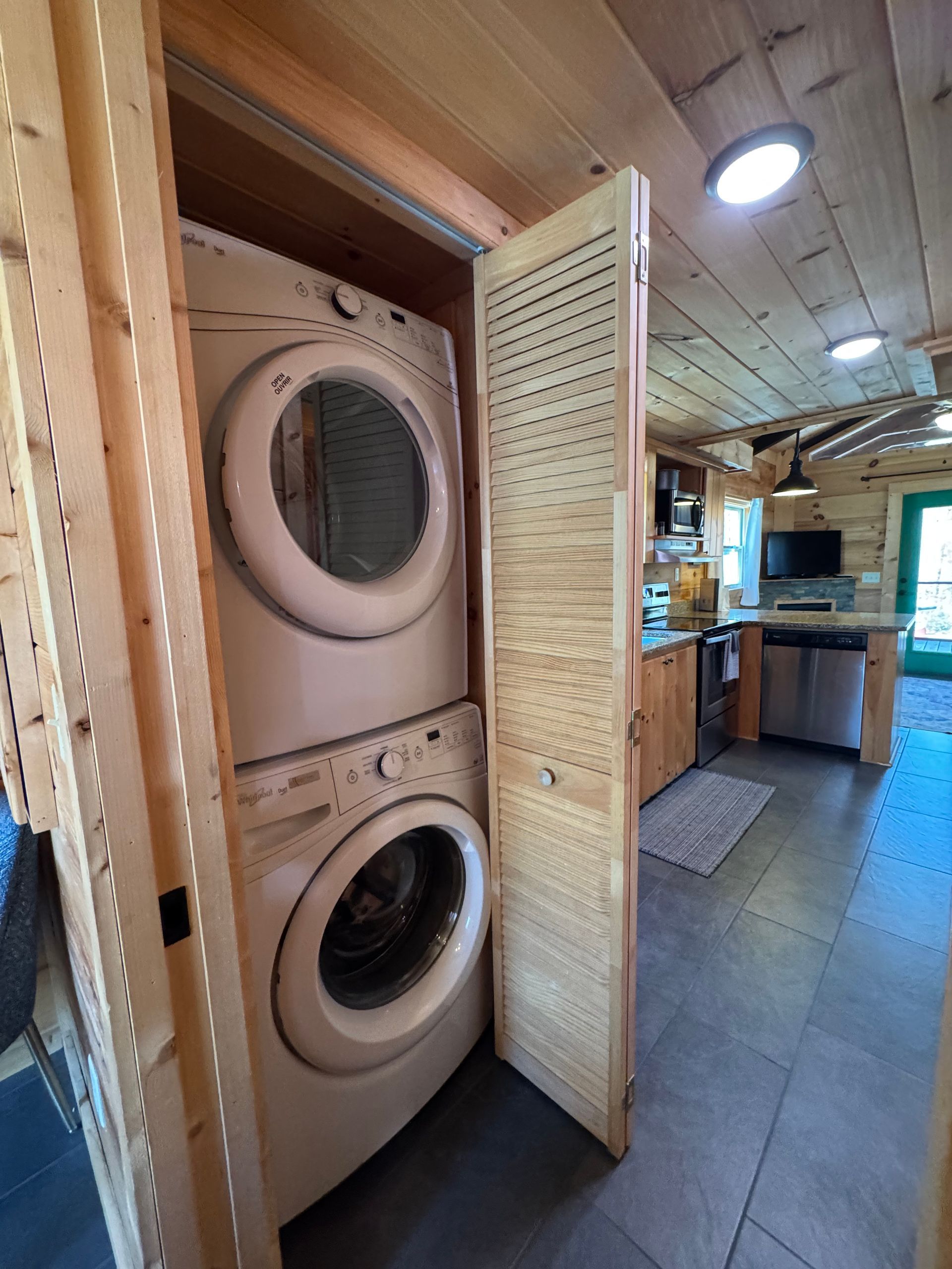 Washer and dryer in Cabin F at Serenity Ridge for guest use