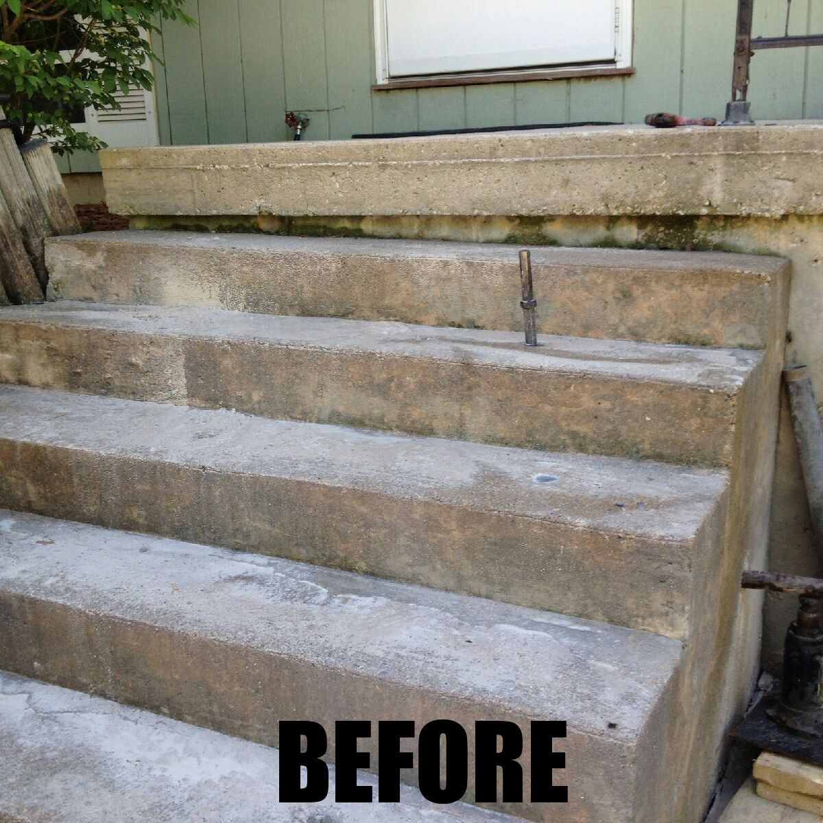 A picture of a set of concrete stairs