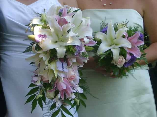 Teardrop bouquet with orientals, roses bridesmaids with orientals roses and purple lissianthus — Tall Pines Florist in Rockhampton, QLD