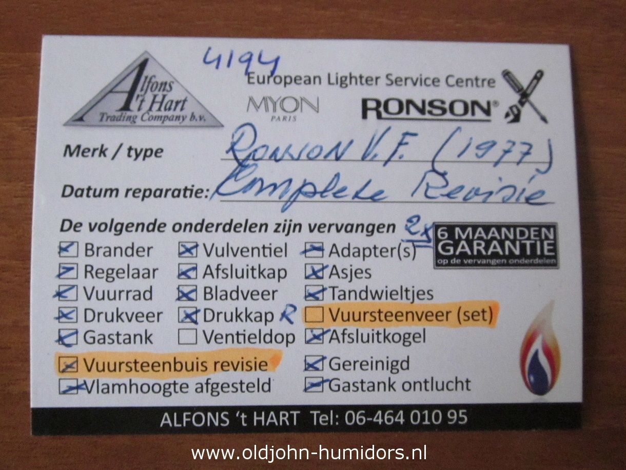 4194 Ronson Premier Varaflame aansteker rechtlijnige gravering, uit 1977  Professioneel  gereviseerd  door de nRonson dealer. verkoop door www.oldjohn-humidors.nl
