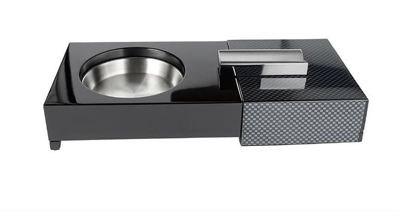 SAB19  Sigarenasbak van Zorr. Carbon uitvoering met ruimte voor knipper en aansteker. Old John Humidors