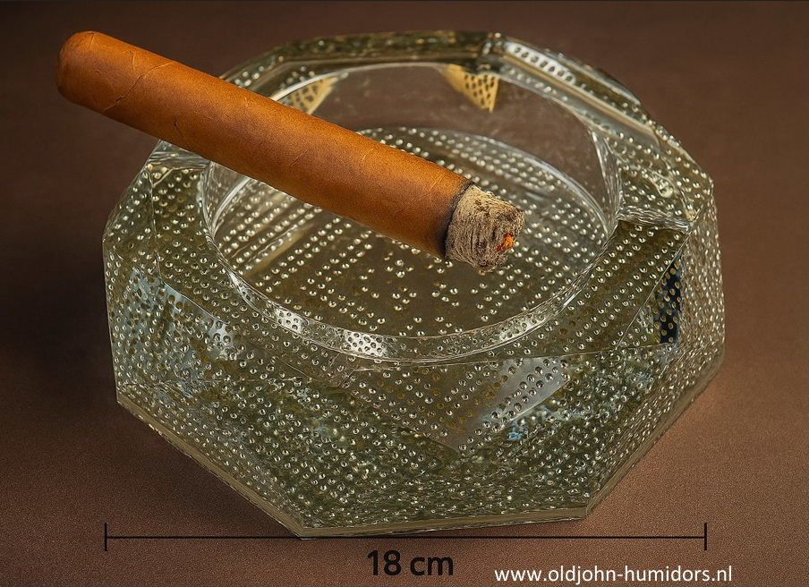 SAB23   Diamonds Asbak Silver 18 cm - 4 leggers -  verkoop via oldjohn-humidors.nl