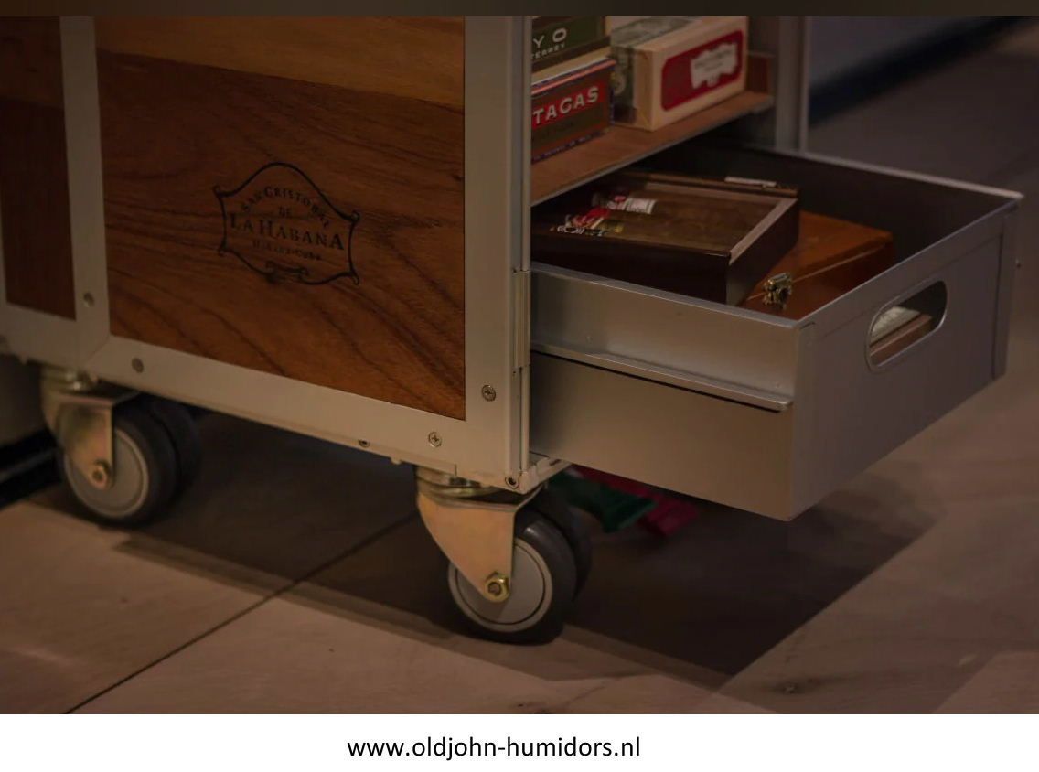 H186 Humidor Kisten Kabinet Adorini trolley Cabinet. verkoop via oldjohn-humidors.nl