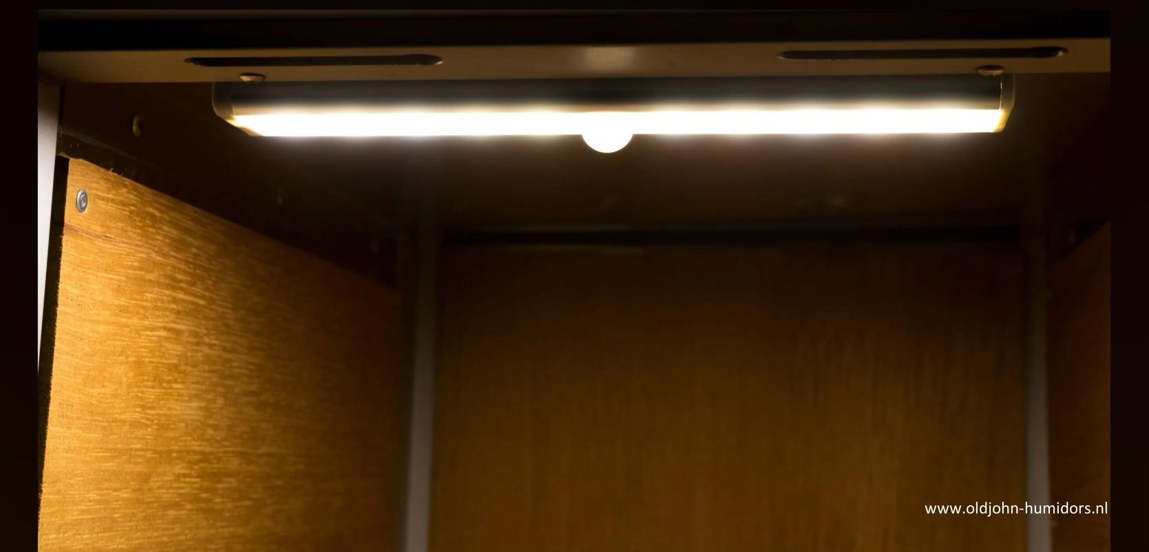 H205 Adorini Trolley Cabinet Humidor Cub - Old John Humidors