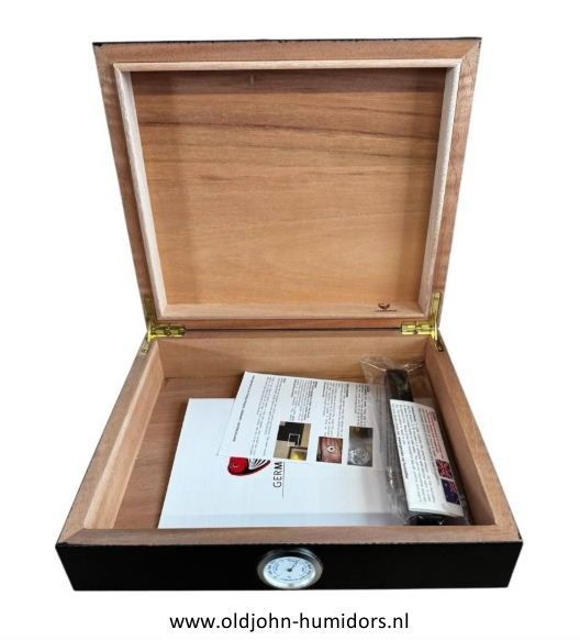 Humidor met houtstructuur en Cuba Vlag - hygrometer aan buitenzijde afleesbaar | Old John Humidors