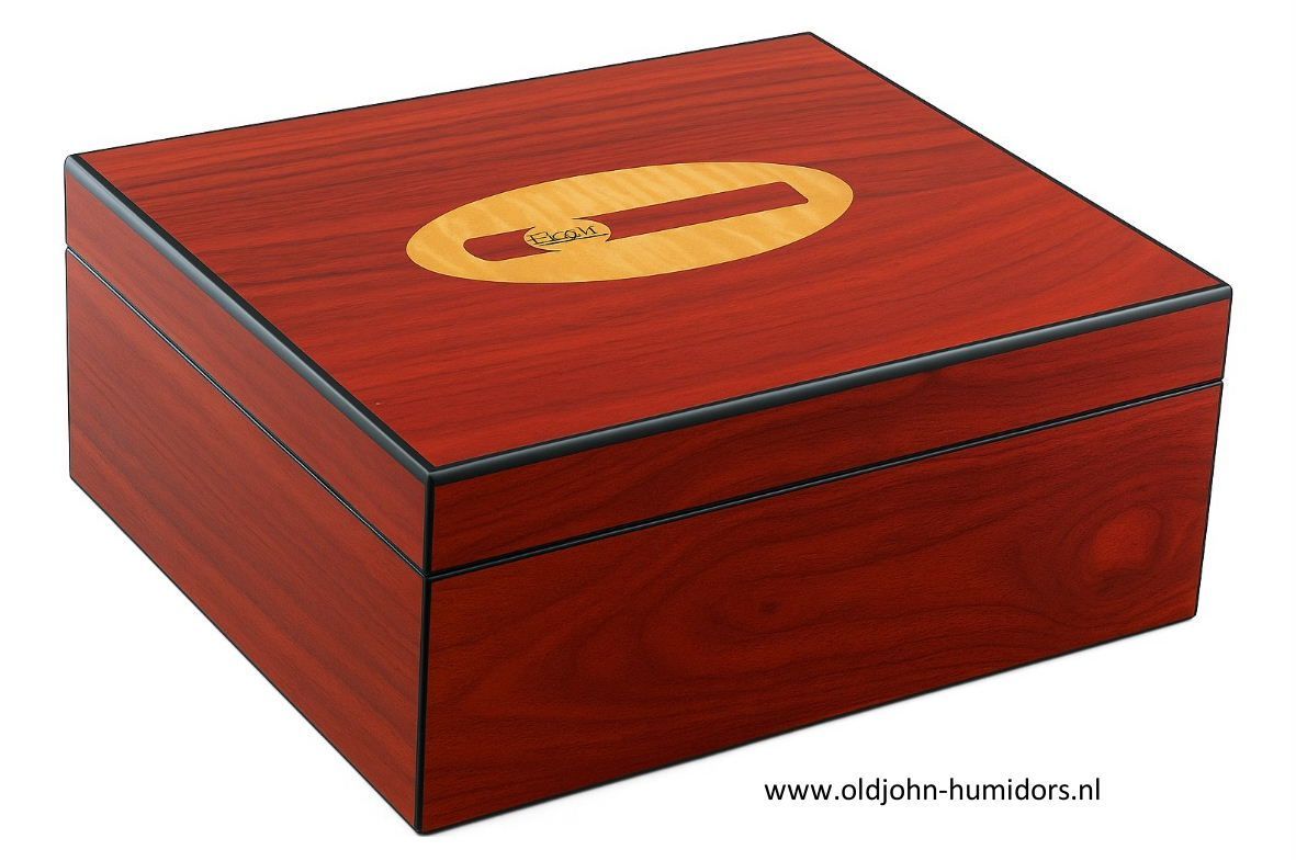 H57 humidor Rosewood met cigar logo en divider via oldjohn-humidors.nl