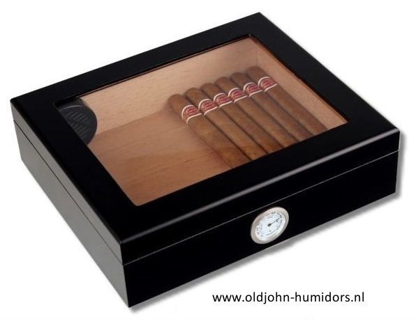 H78ZW humidor giftset startset black edition met jetflame aansteker en sigarenknipper. verkoop via www.oldjohn-humidors.nl