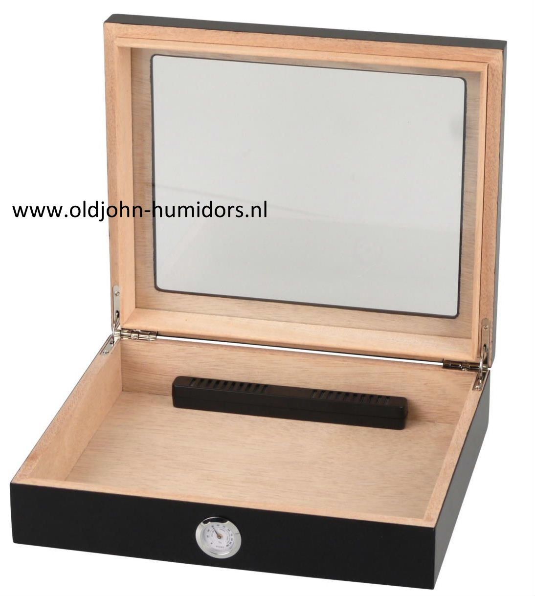 H78ZW humidor giftset startset black edition met jetflame aansteker en sigarenknipper. verkoop via www.oldjohn-humidors.nl