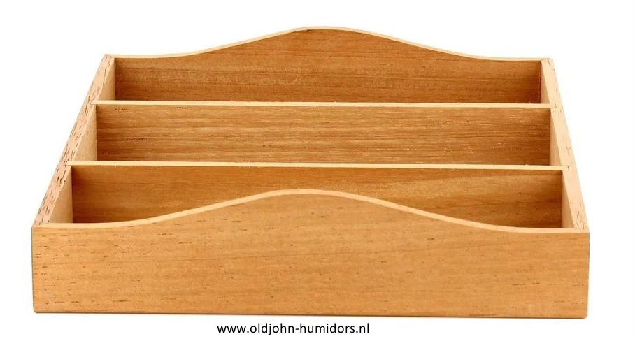 HTR1 Adorini Humidor  Cedar Tray size M voor  Deluxe series medium adorini humidors. verkoop via oldjohn-humidors.nl