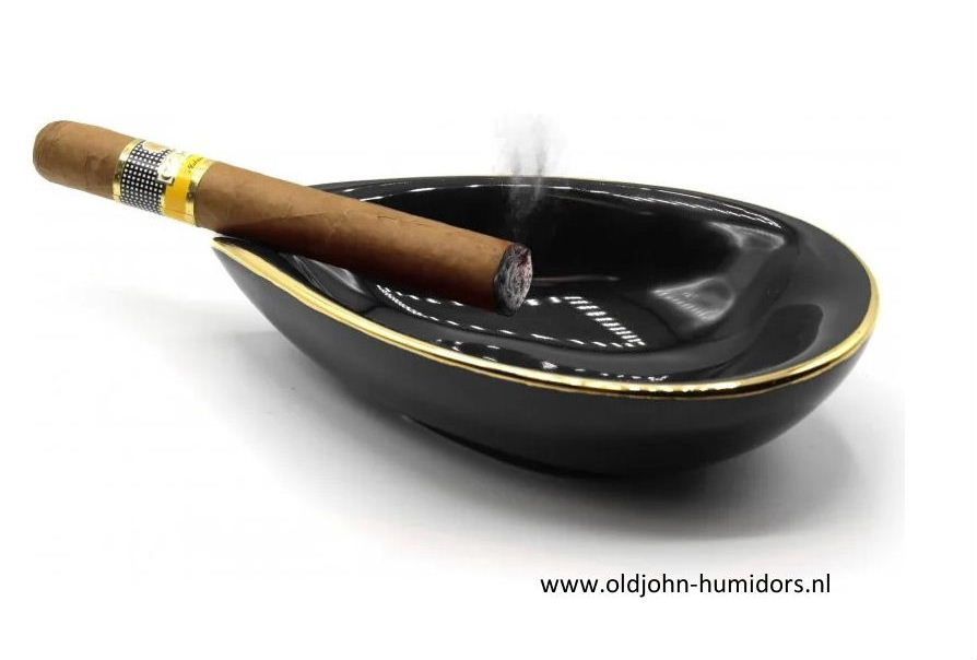 Adorini sigaar asbak  Zwart keramiek  Royale sigaren asbak18 x 4,6 cm SAB40