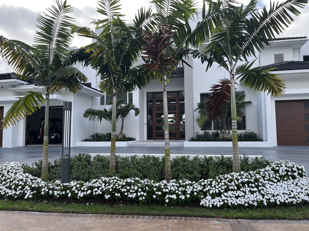 boynton beach front of house landscape design