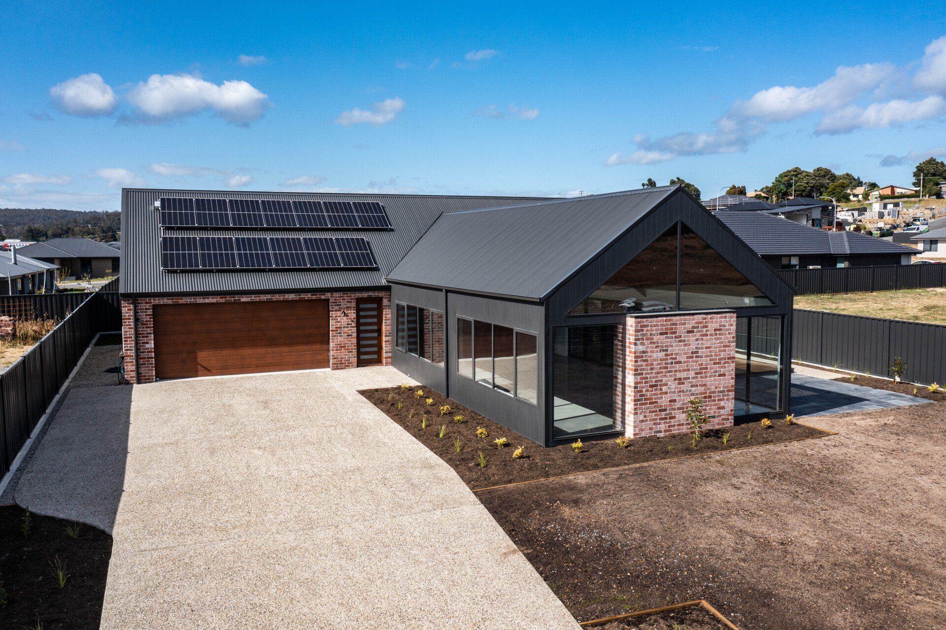 Coles garden from out the front driveway