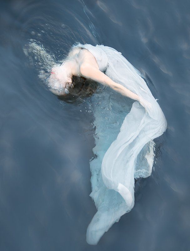 Image of L'eau Bleue 10