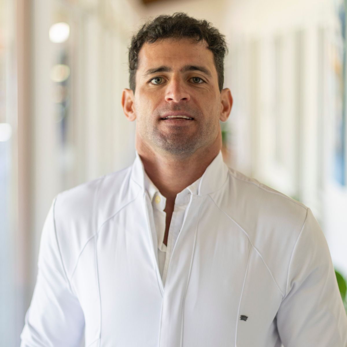 Dr. Sergio Tezza médico endocrinologista, especializado em geriatria.