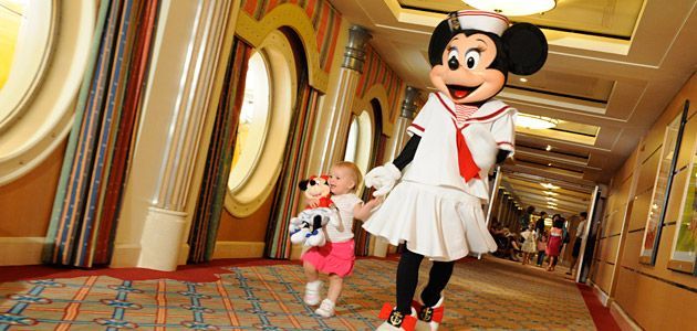 dancing with minnie at sea