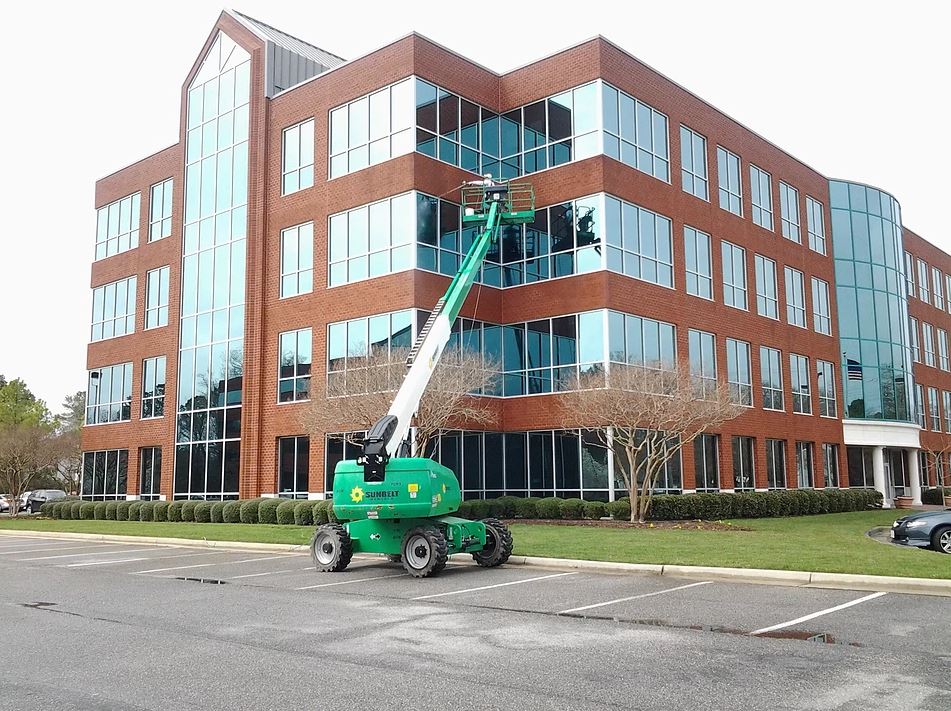 Commercial Cleaning: commercial pressure washing for building in Richmond VA
