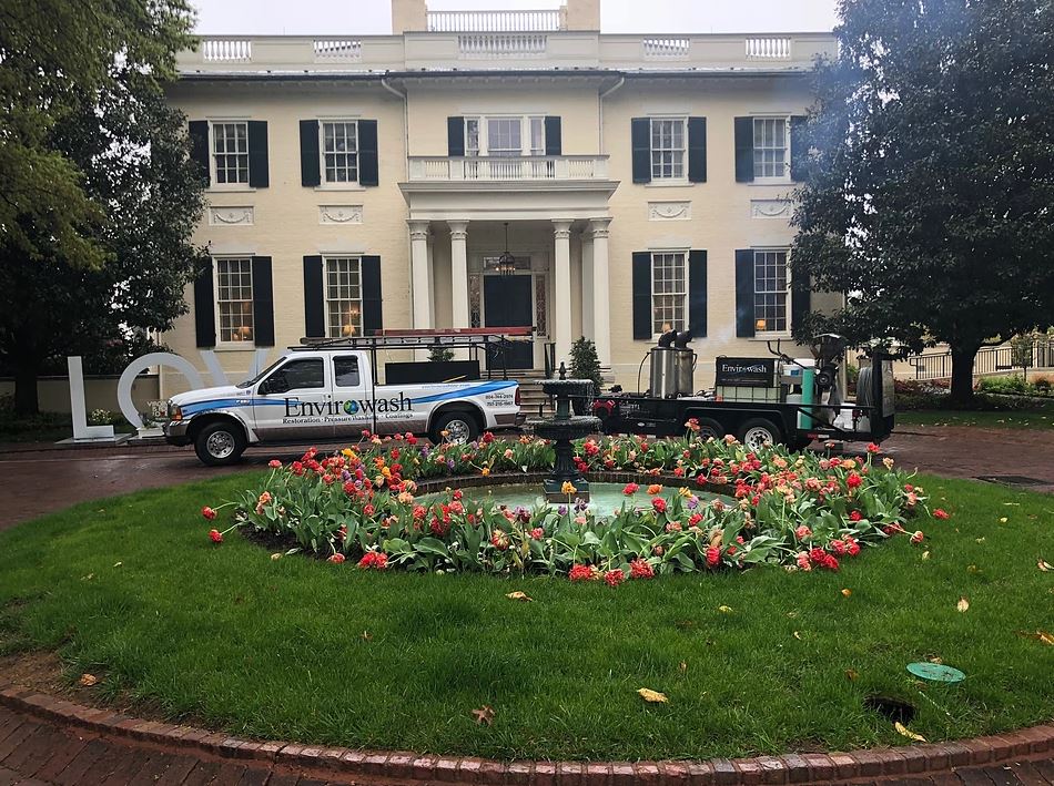 Commercial Cleaning: pressure washing for residential home