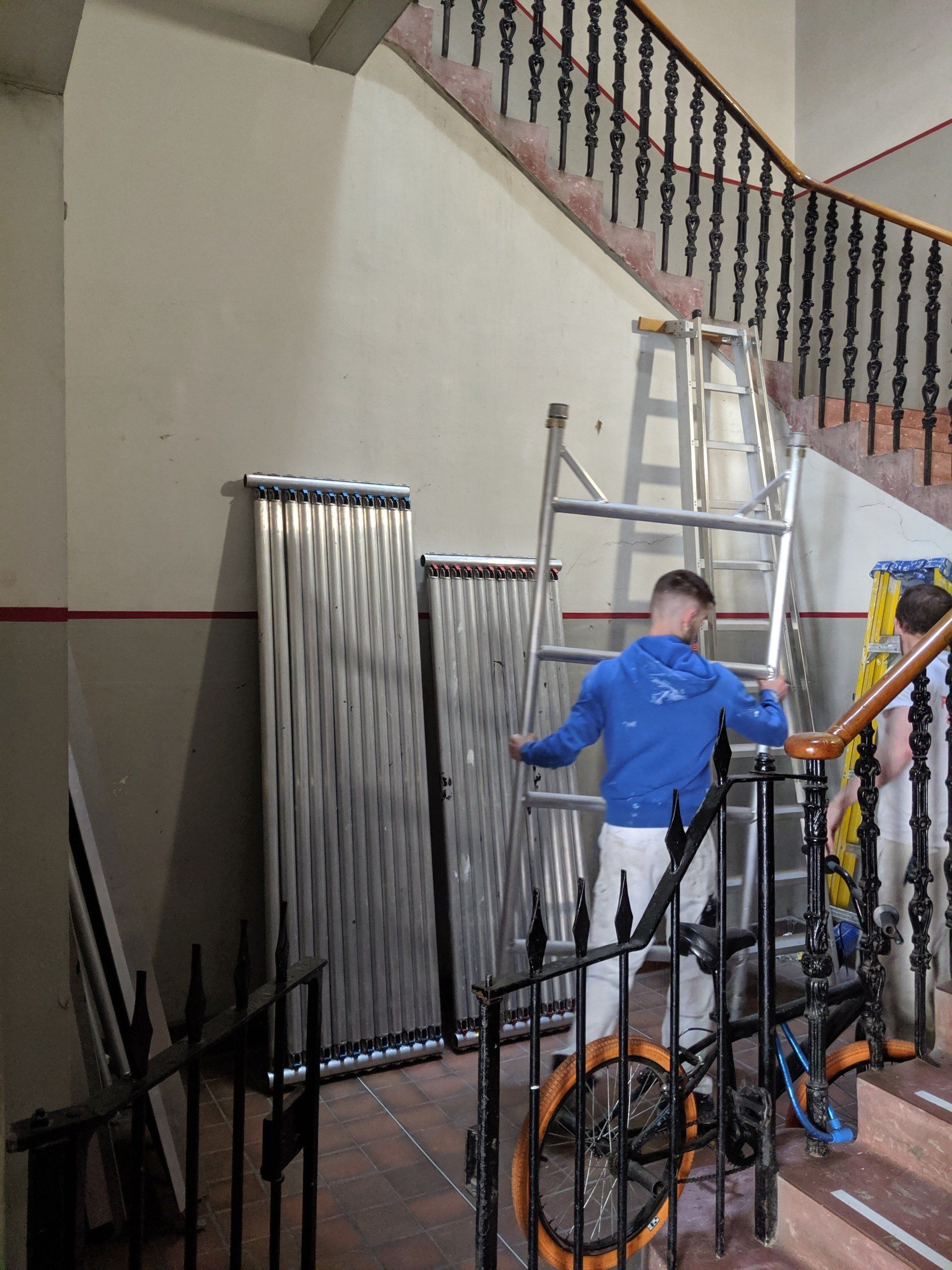 scaffold for communal stair paionting edinburgh leith