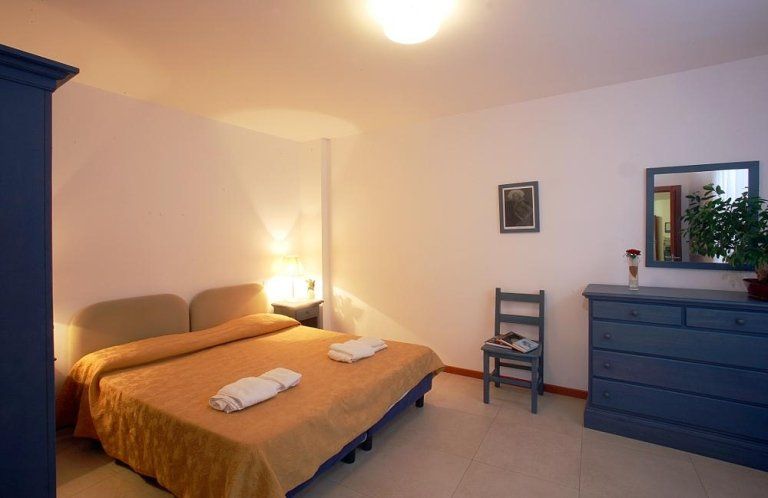 Appartamento con 2 camere da letto in residence