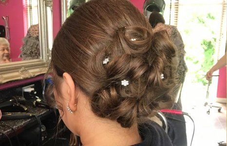 Find your way to fabulous wedding hair